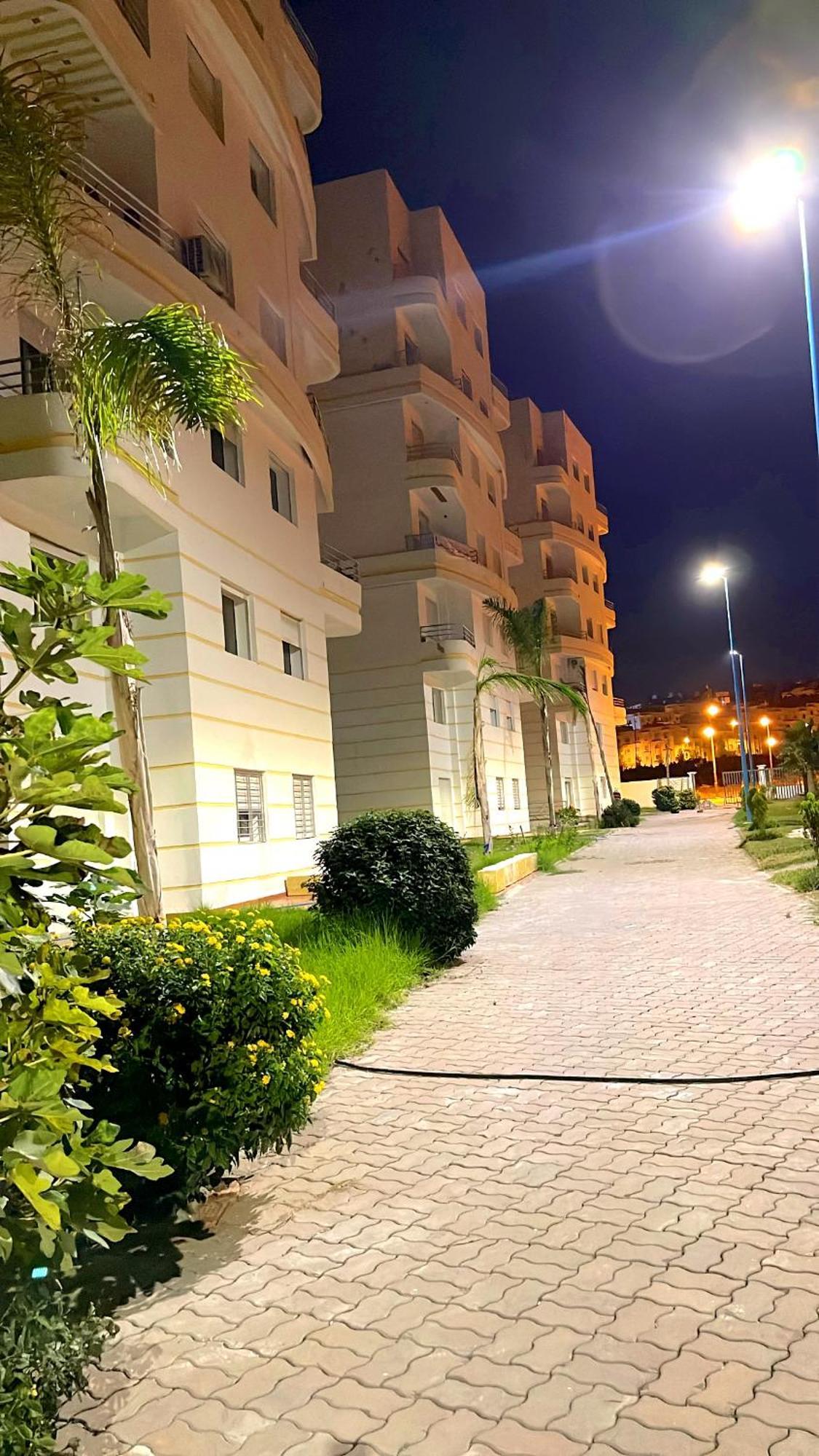 Elegant Appartement Avec Un Acces Piscine Jardin Parking Sous-Sol Et Wifi Haut Debit Fibre Optique Tânger Exterior foto