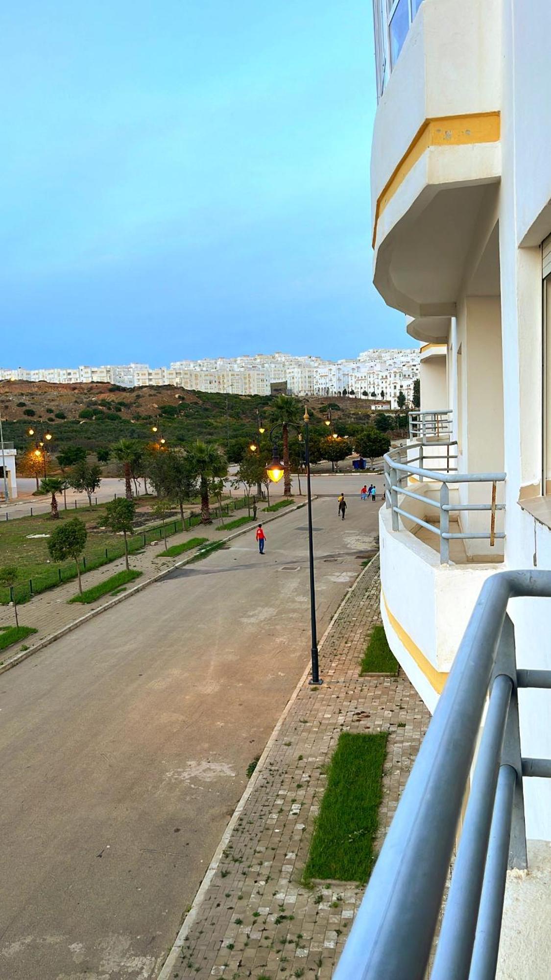 Elegant Appartement Avec Un Acces Piscine Jardin Parking Sous-Sol Et Wifi Haut Debit Fibre Optique Tânger Exterior foto