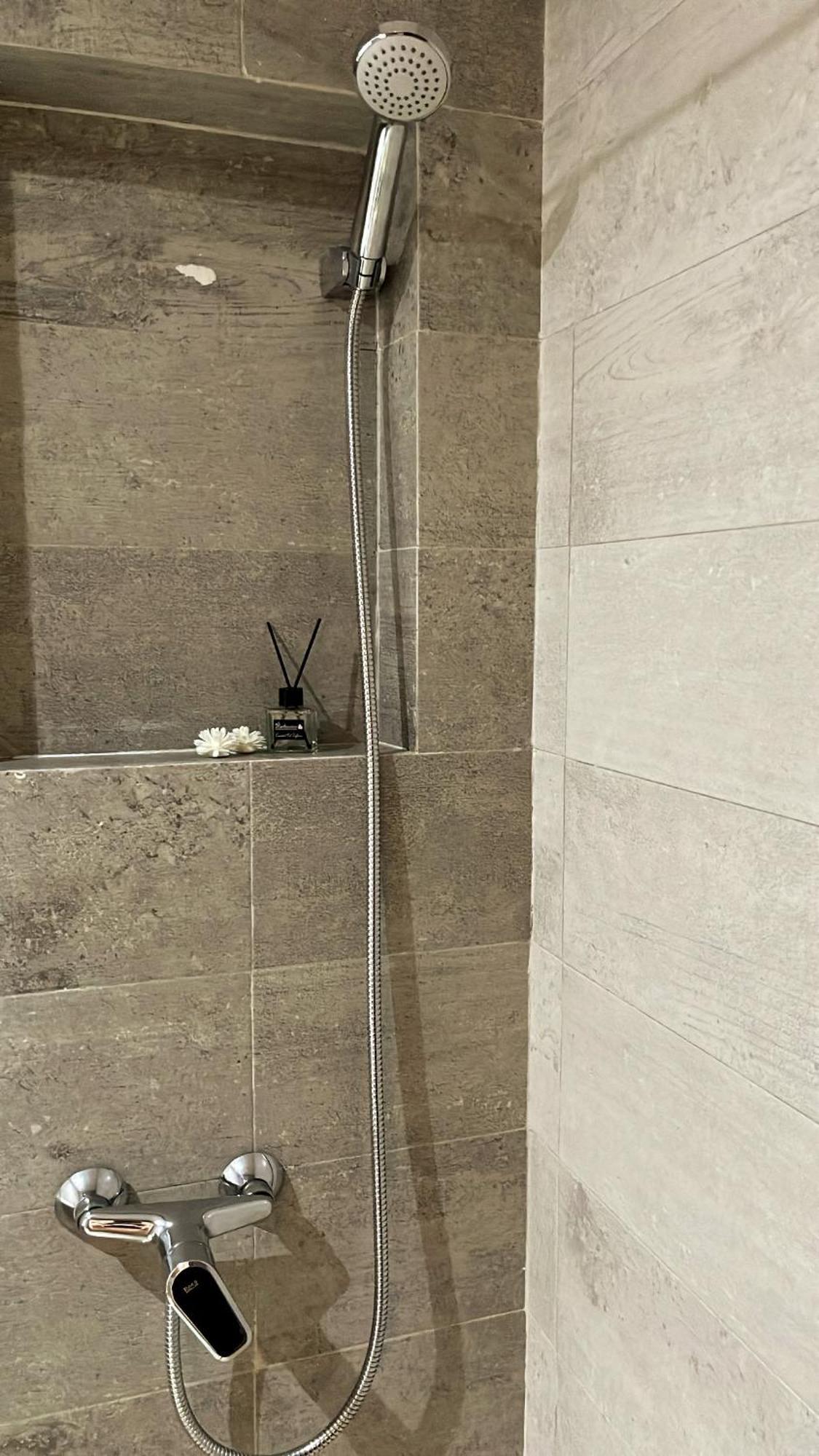 Elegant Appartement Avec Un Acces Piscine Jardin Parking Sous-Sol Et Wifi Haut Debit Fibre Optique Tânger Exterior foto