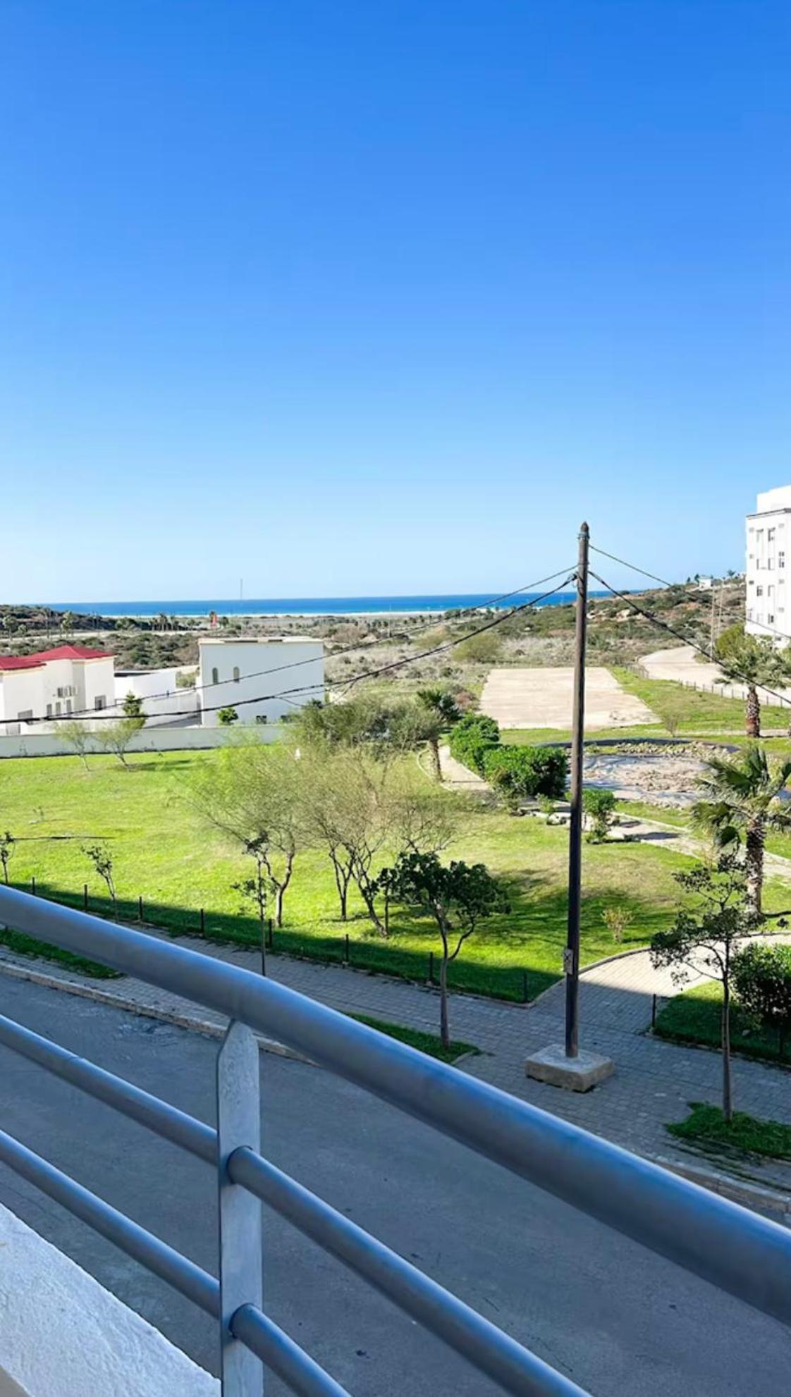 Elegant Appartement Avec Un Acces Piscine Jardin Parking Sous-Sol Et Wifi Haut Debit Fibre Optique Tânger Exterior foto